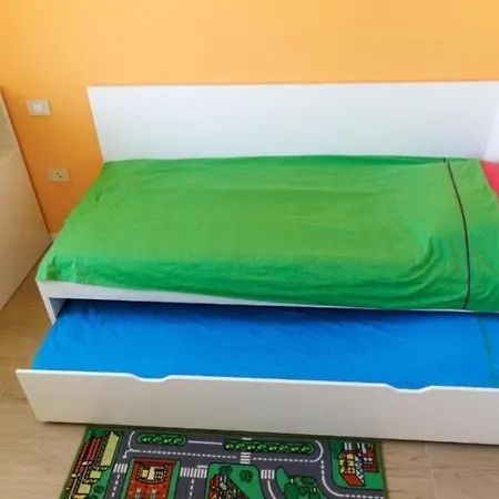 Family - Sea View דירה